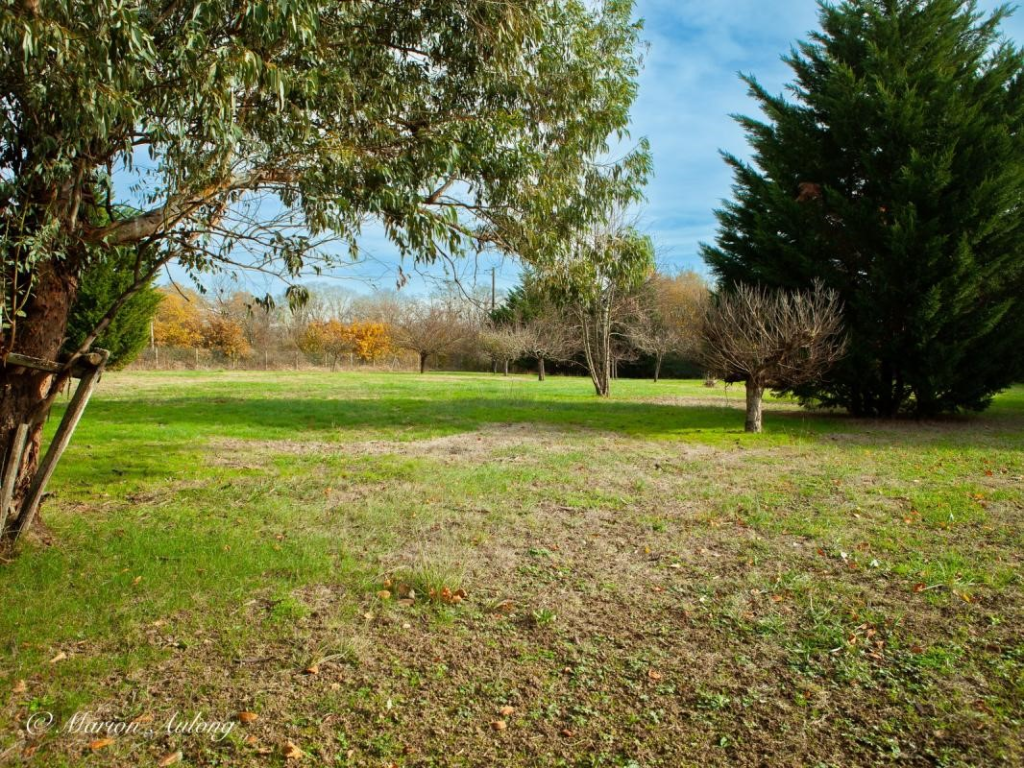 Gated plot for rent - Paris, France