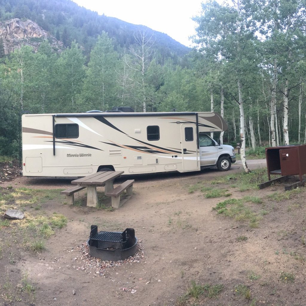 Rent a parcel for camping with family and friends in Toronto and discover the city's natural beauty