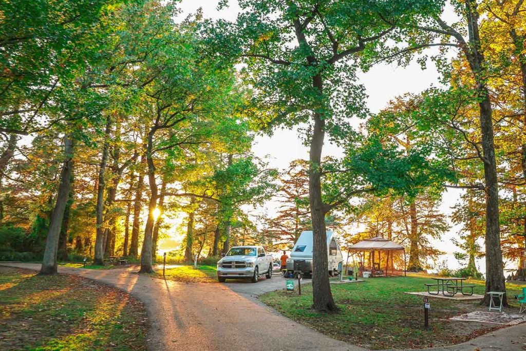Experience Outdoor Bliss in New York: Rent a Charming Plot for Memorable Excursions!