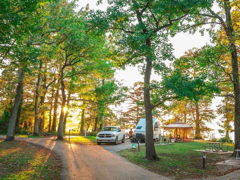 Experience Outdoor Bliss in New York: Rent a Charming Plot for Memorable Excursions!